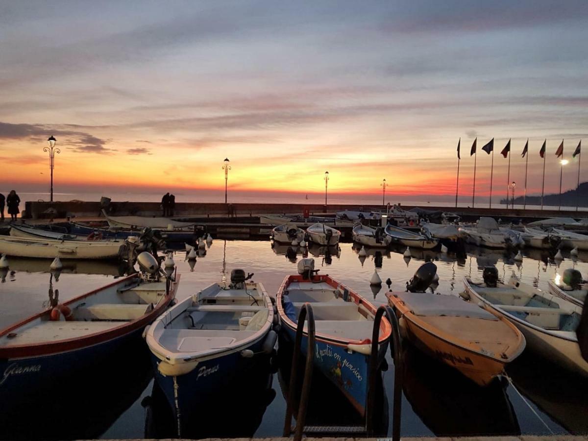 Appartamento Iris Garda  Buitenkant foto